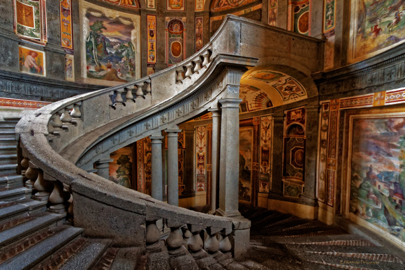 Top Steps - Grand Spiral Staircase
